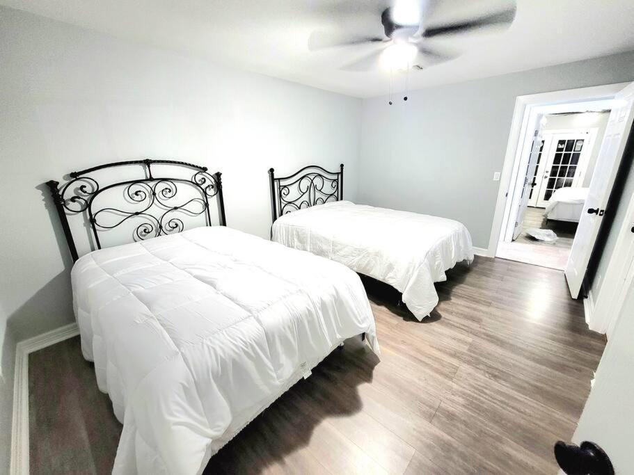 77072 New Remodeled Cute Townhome Sw Houston Exterior photo