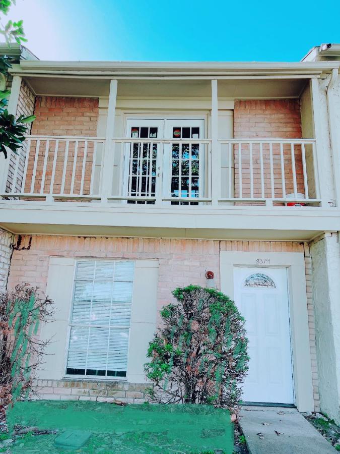 77072 New Remodeled Cute Townhome Sw Houston Exterior photo